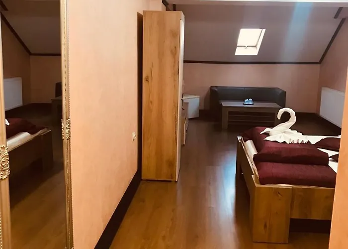 Konukevi Pensiunea Passion 4*